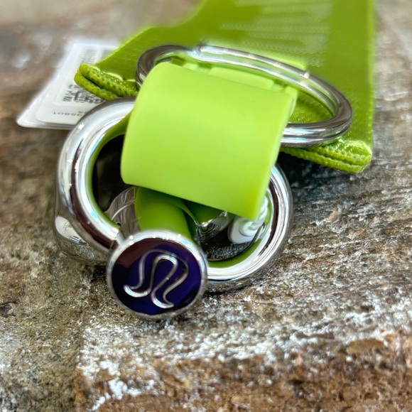 NWT Lululemon Never Lost Keychain In Sour Grape - Picture 4 of 6